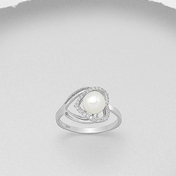 039 925 Silver Heart Freshwater Pearl Ring
